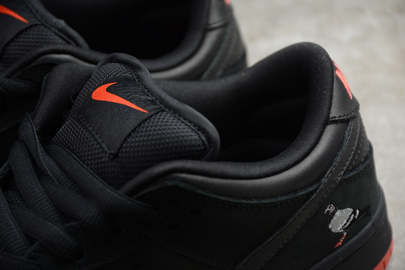 Nike Dunk Low SB TRD QS "Black Pigeon" - 883232 008