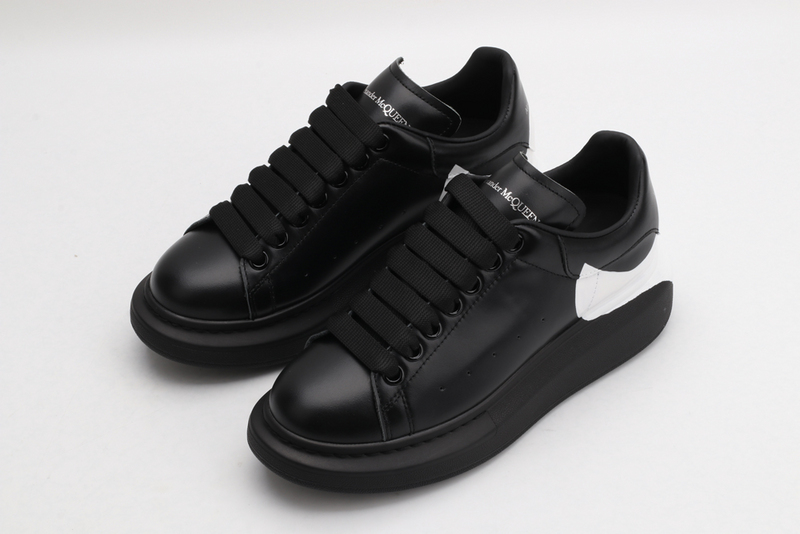 MCQUEEN OVERSIZED SNEAKER