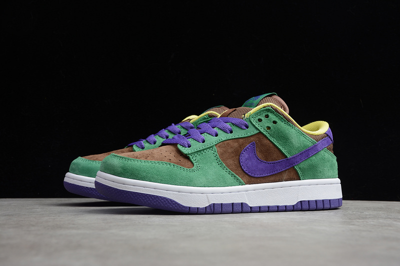 Original StrangeLove x Nike SB Dunk Low CT2552-700