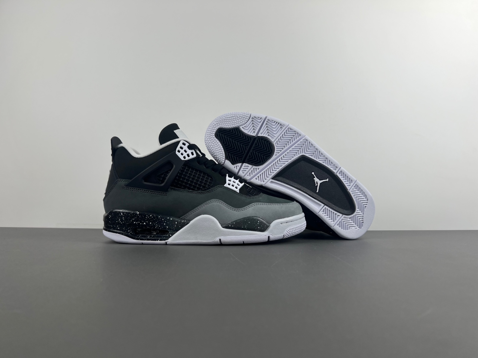 Air Jordan 4 “Fear" FQ8138-002