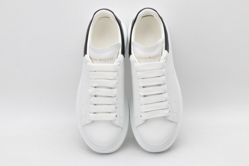 MCQUEEN OVERSIZED SNEAKER