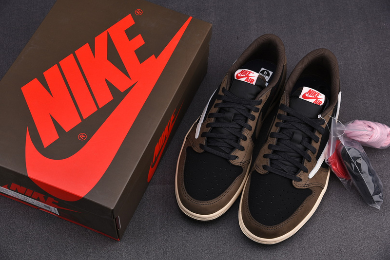 Travis Scott x Air Jordan 1 Low