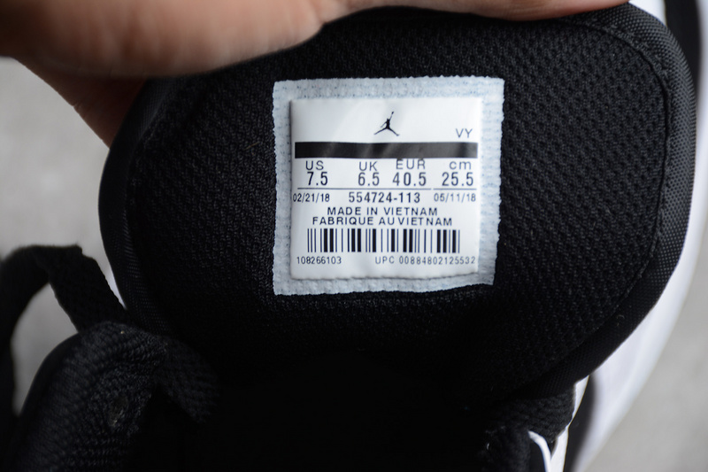 Air Jordan 1 Retro Mid 