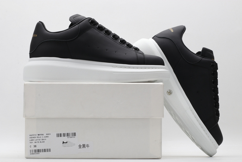 MCQUEEN OVERSIZED SNEAKER
