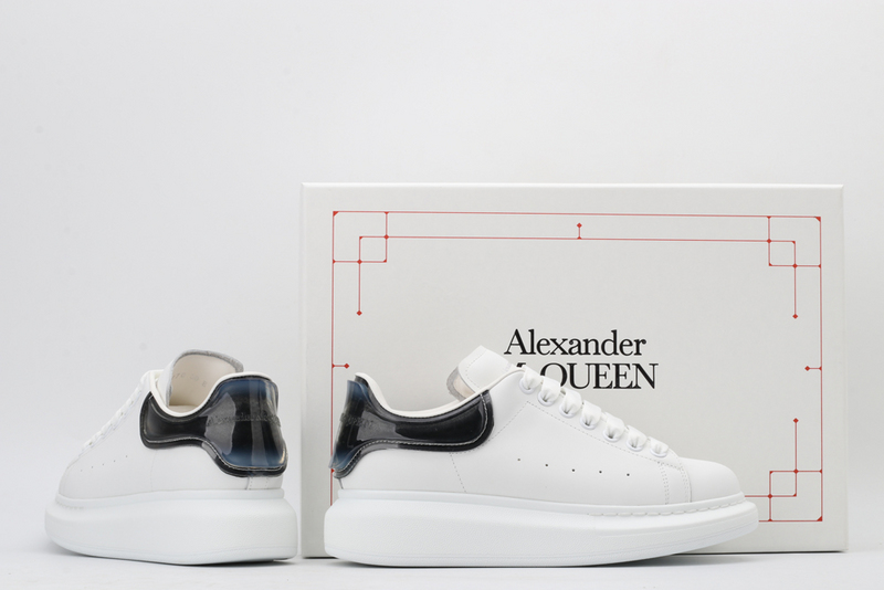 MCQUEEN OVERSIZED SNEAKER