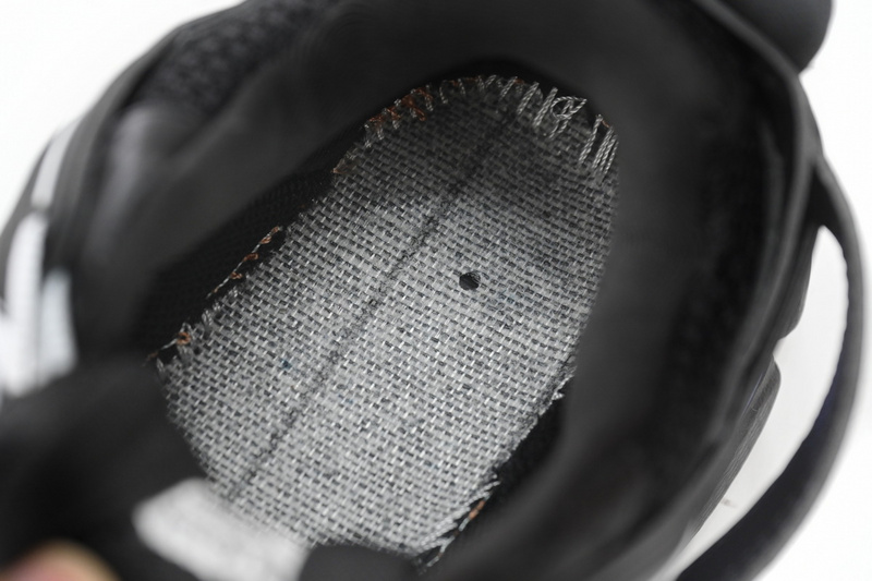 Balenciaga Tess Black And White LED 542023 W1GB1 2045