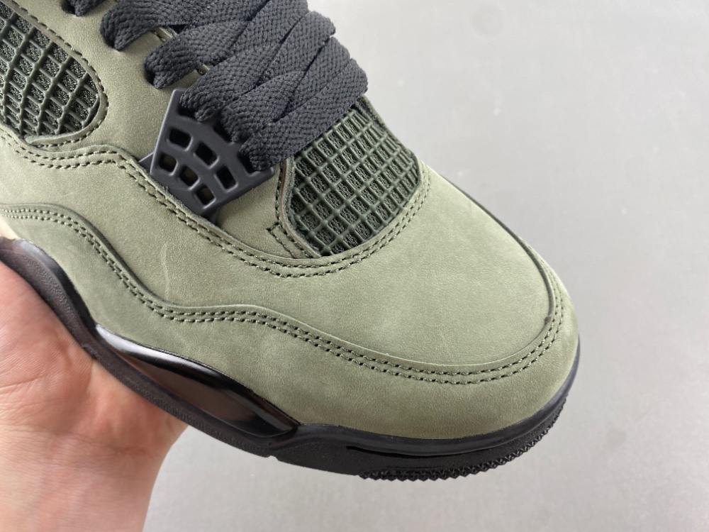 UNDEFEATED x Air Jordan 4 OG IB1519-200