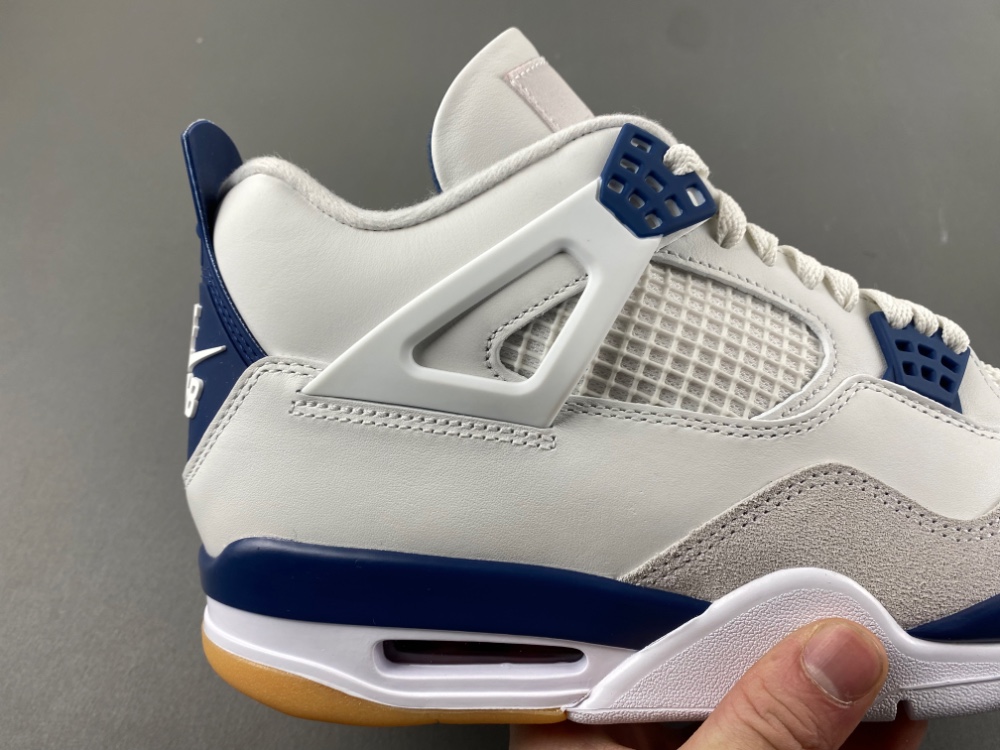 Nike SB x Air Jordan 4 “Navy”DR5415-100