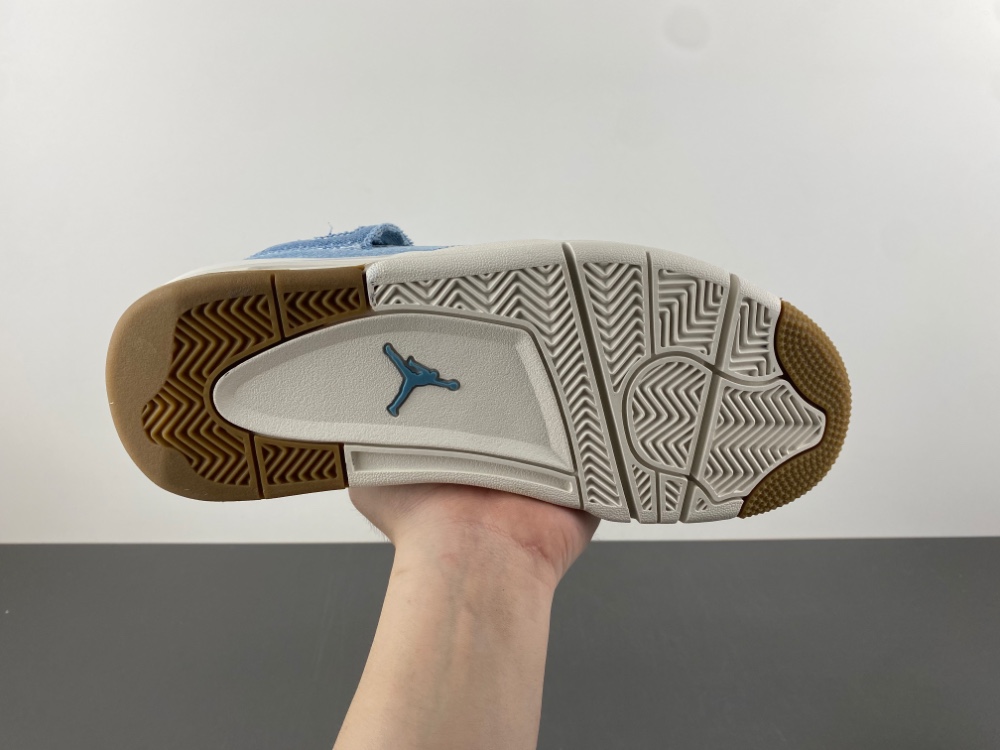 Air Jordan 4 Denim "Worn Blue” Levis IB6716-100