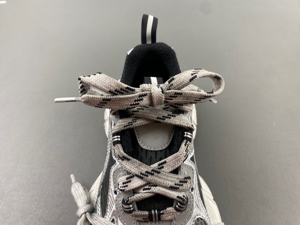 Balenciaga 3XL  734731 W3XGM1190