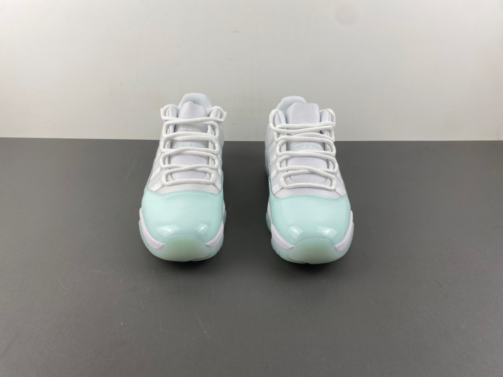 Air Jordan 11 Low “Igloo” AH7860-103