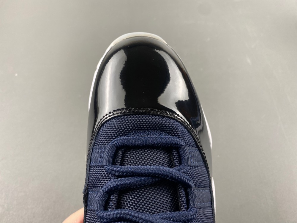 Jordan 11 Retro Midnight Navy  DO3857-441