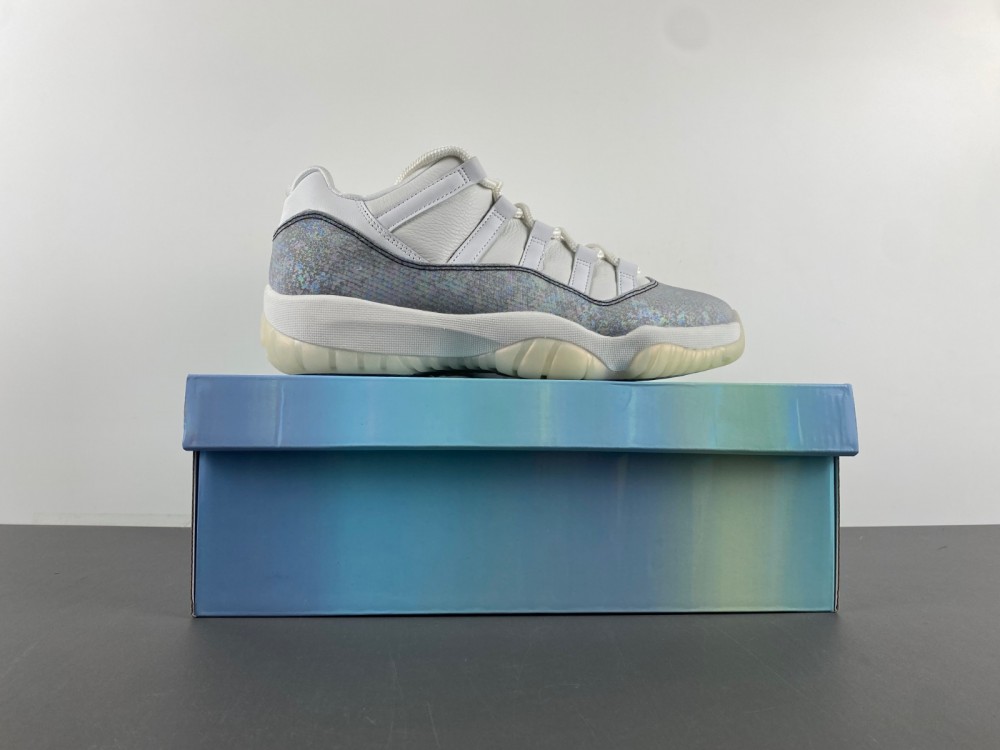 Air Jordan 11 Low 2025  HQ7000-001