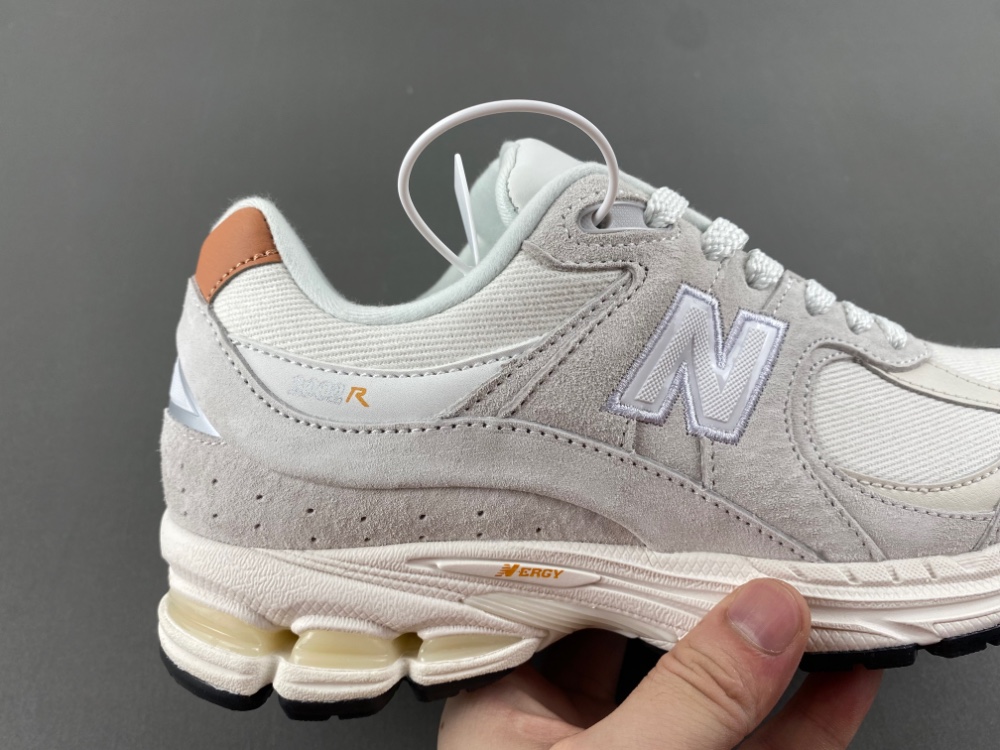 New Balance NB 2002 M2002REC