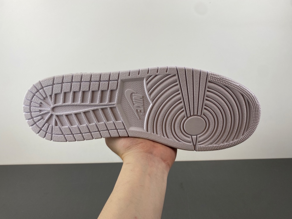 Air Jorda 1 LOW X LV