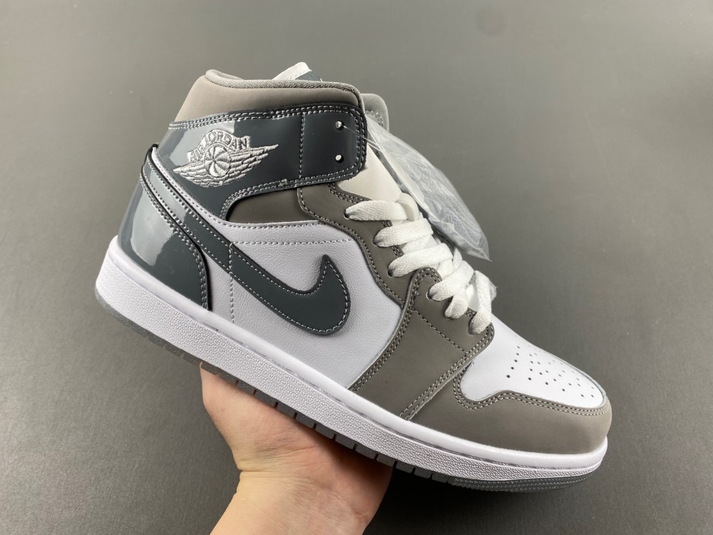 Air Jordan 1 Mid SE
