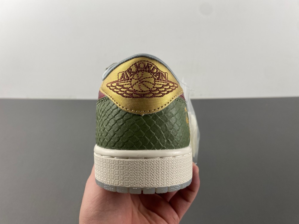 Air Jordan 1 Retro Low OG 