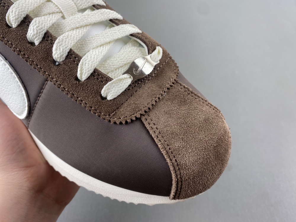 Nike Cortez WMNS “Baroque Brown”  DZ2795-200