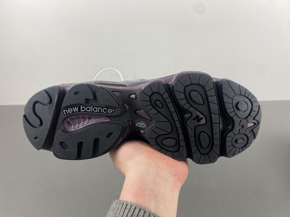 New New Balance M1000EB