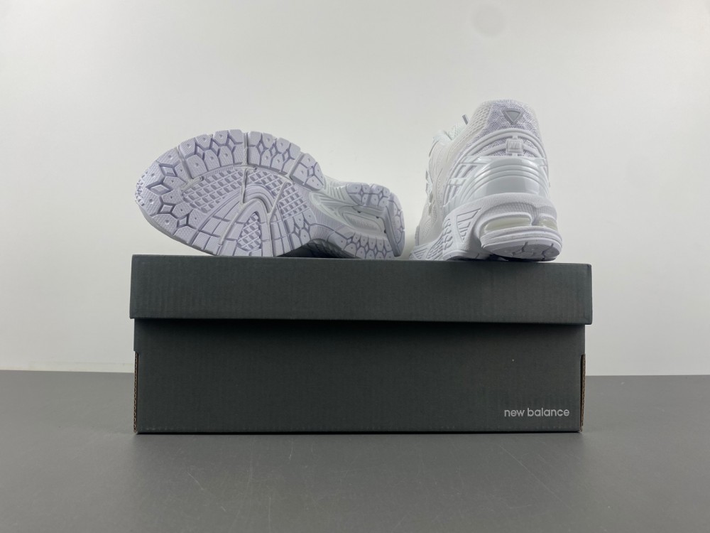 New Balance U1906WFC