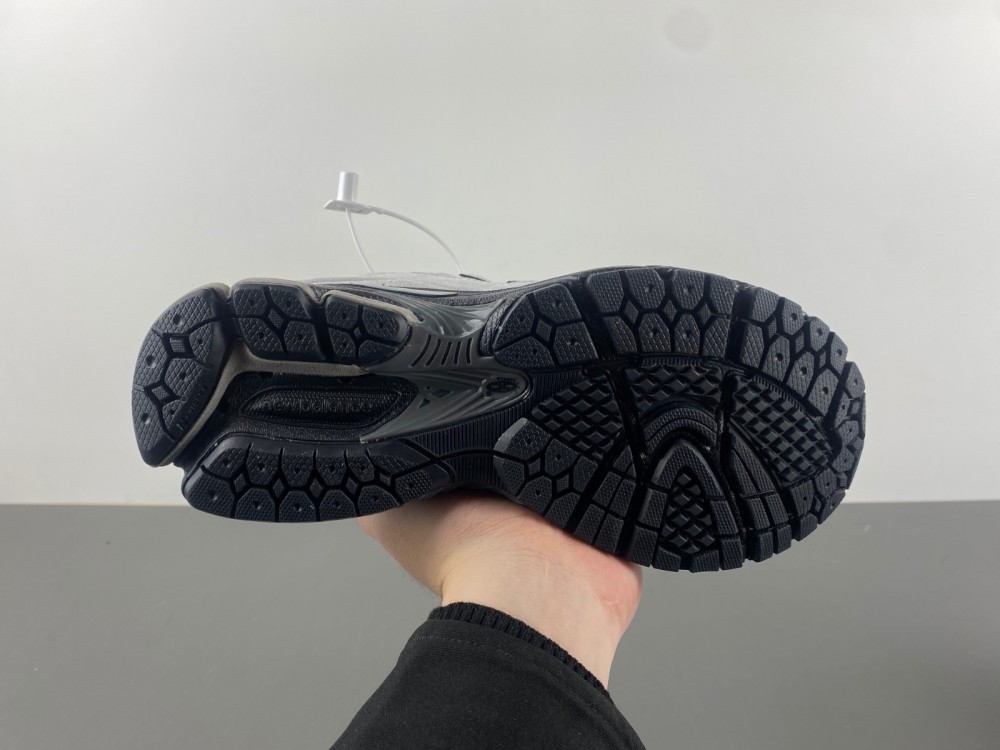 new balance NB M2002RC1