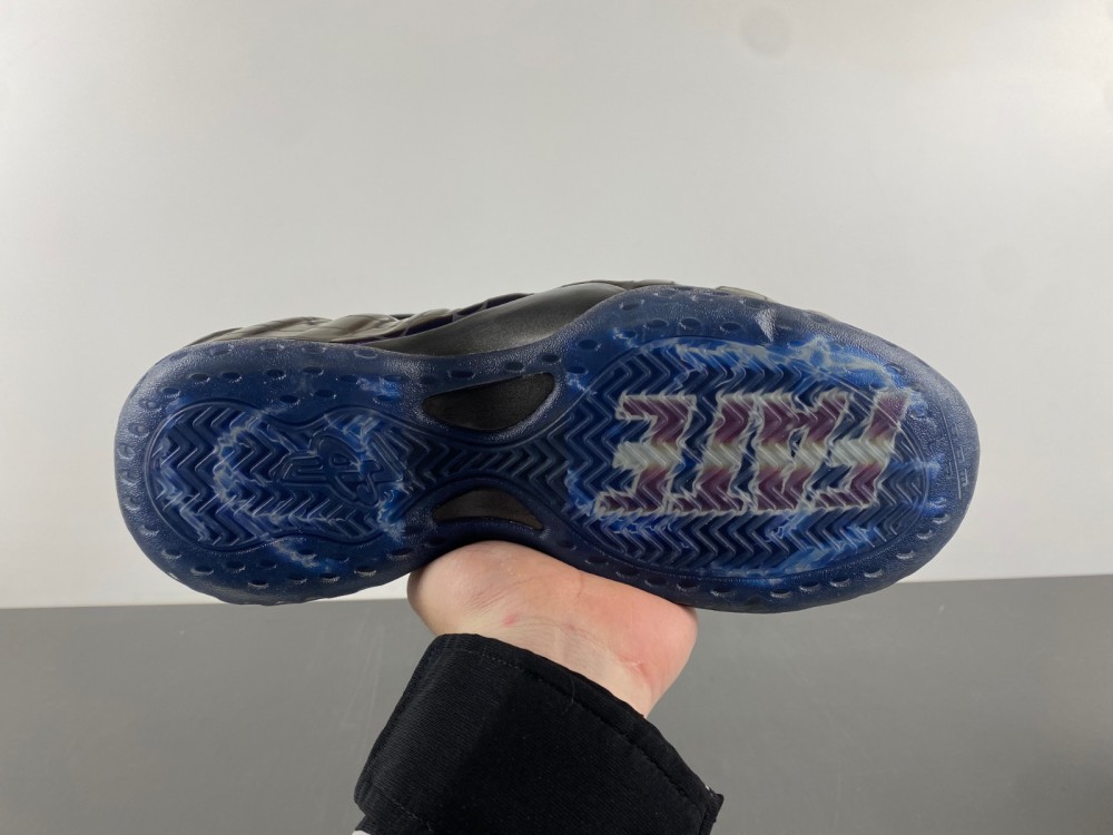 TEKKEN 8 x Nike Air Foamposite One “Kazuya Mishima”FQ9050-400