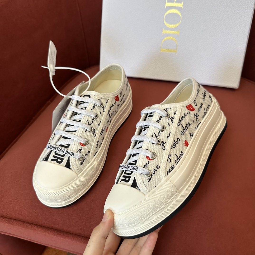 DIOR SNEAKER