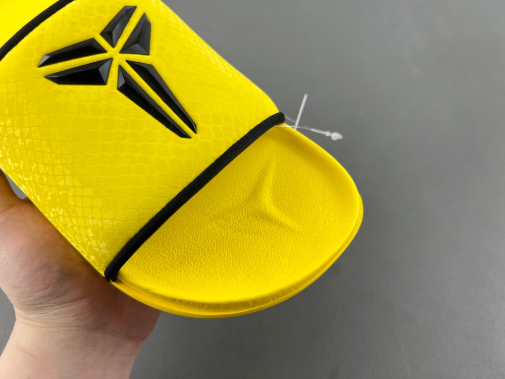 Nike Kobe Offcourt Slide IF2870-700