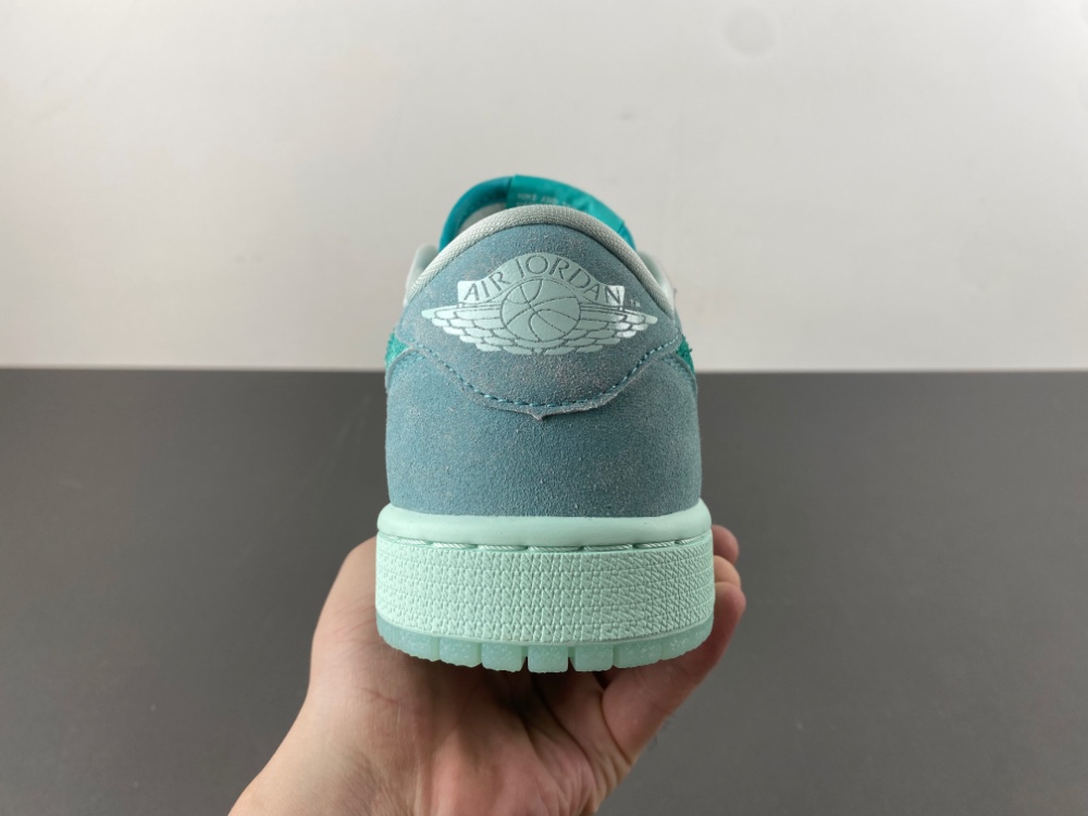 Air Jordan 1 Low OG “Washed Teal" WMNS HQ8111-300