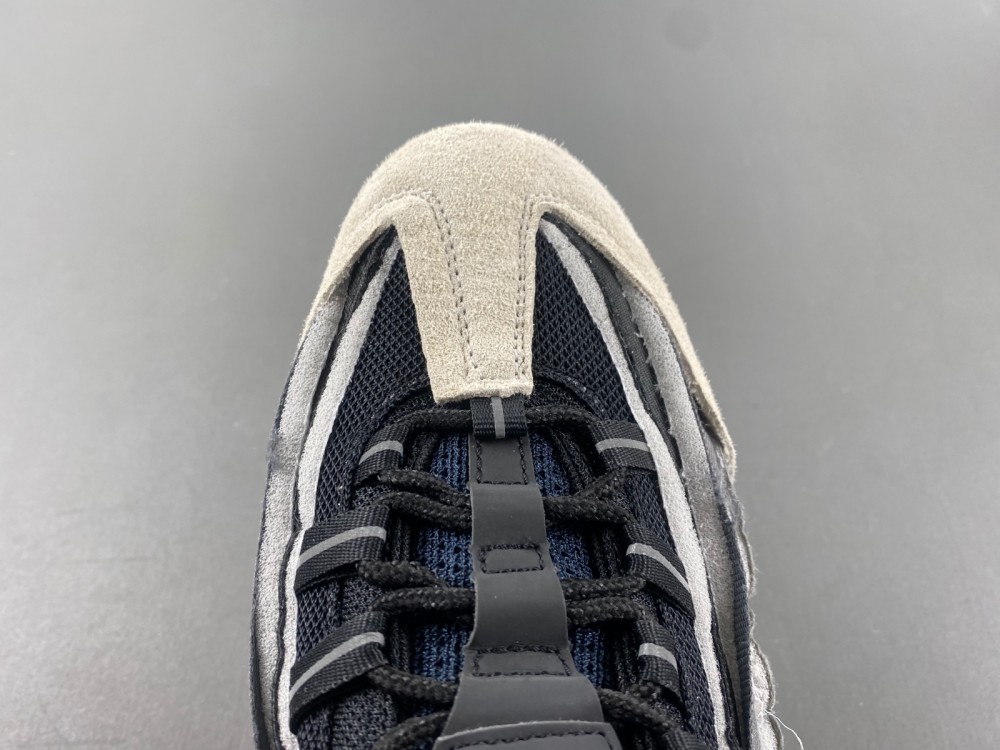 Comme des Garçons x Air Max 95 