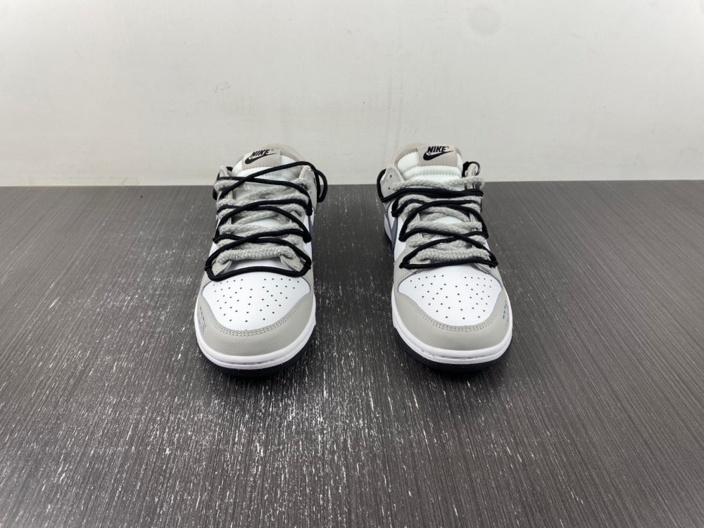 Nike SB Dunk Low FD0661-100