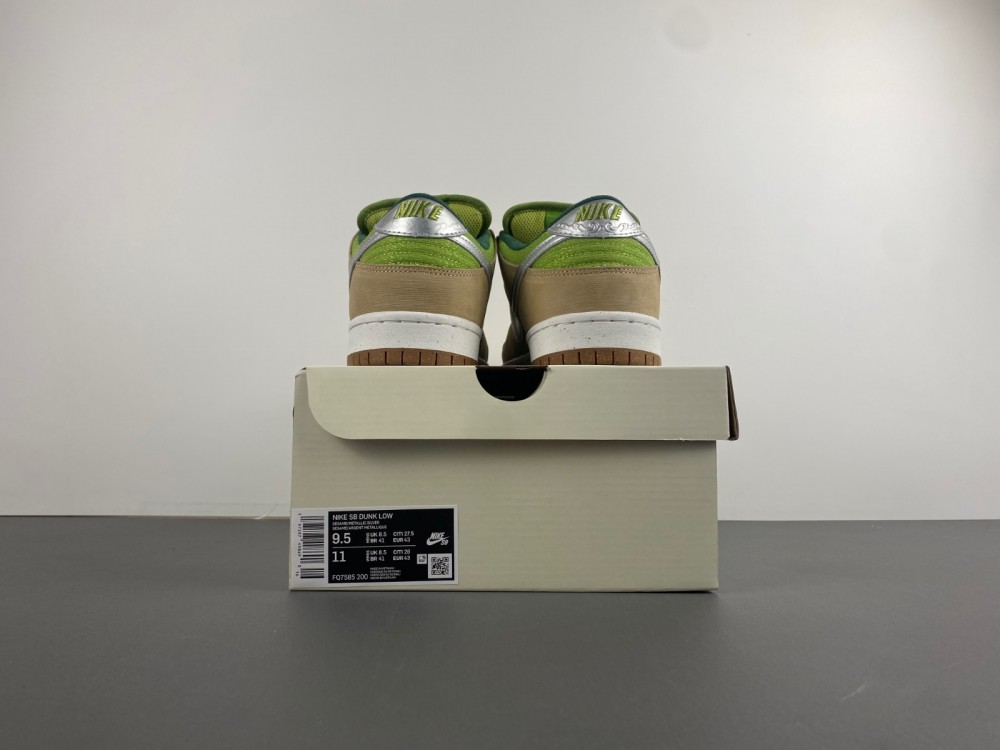 Nike SB Dunk Low “Escargot”FQ7585-200