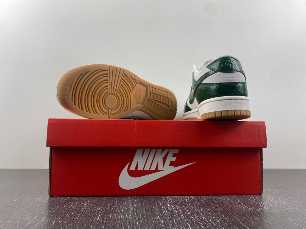 Nike Dunk Low LX “Gorge Green” DV0834-102