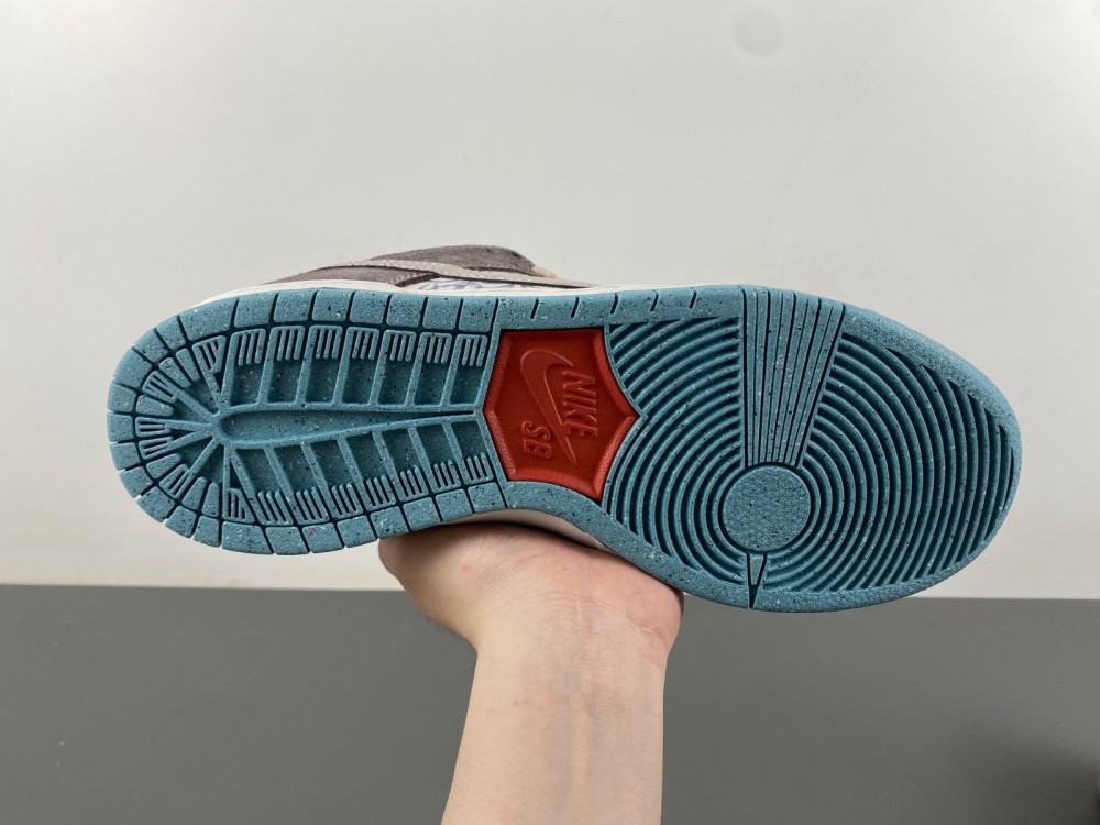 Nike SB Dunk Low “Big Money Savings FZ3129-200