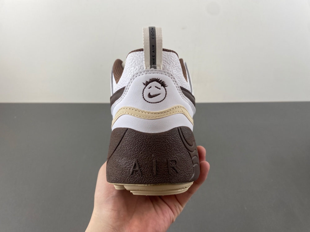 Travis Scott x Nike Zoom HQ3073-100