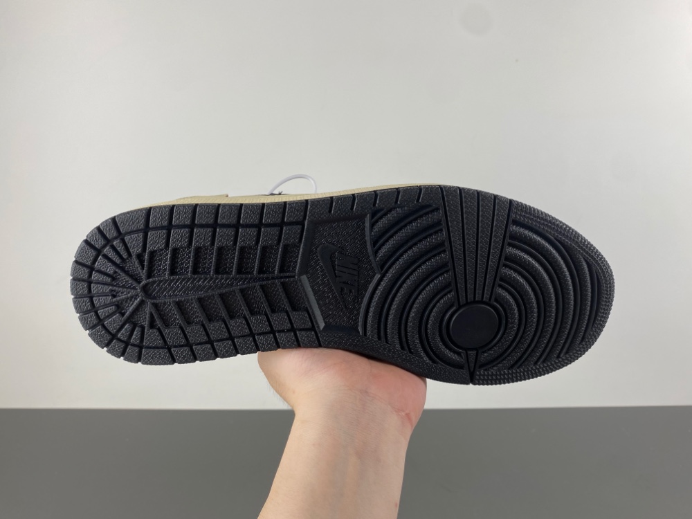 Travis Scott x Air Jordan 1 Low DM7866-201