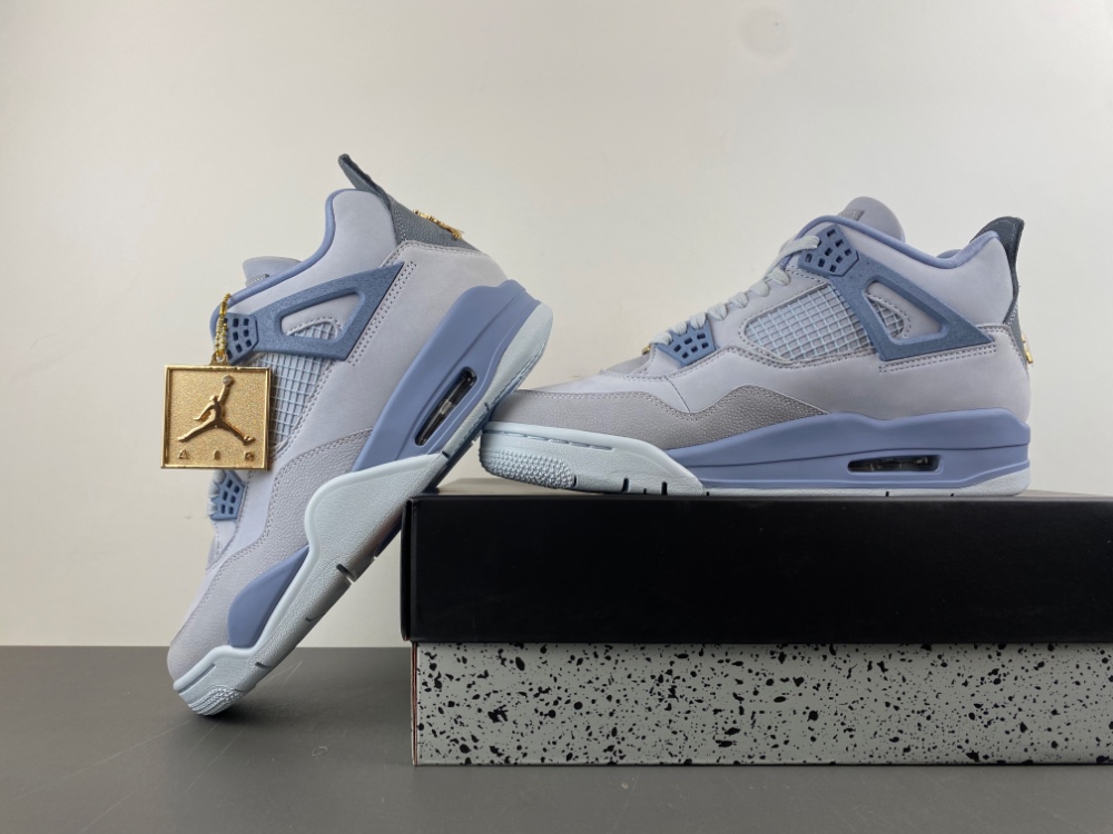 Jordan 4 UNC Tar Heels PE  HV9204-407