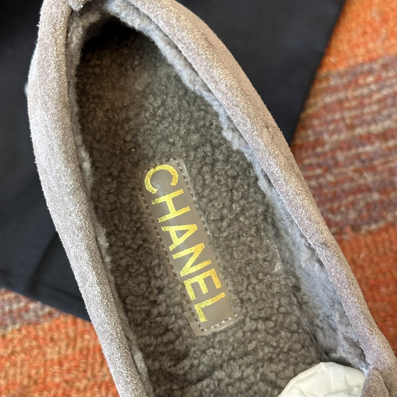 Chanel  Suede  loafers