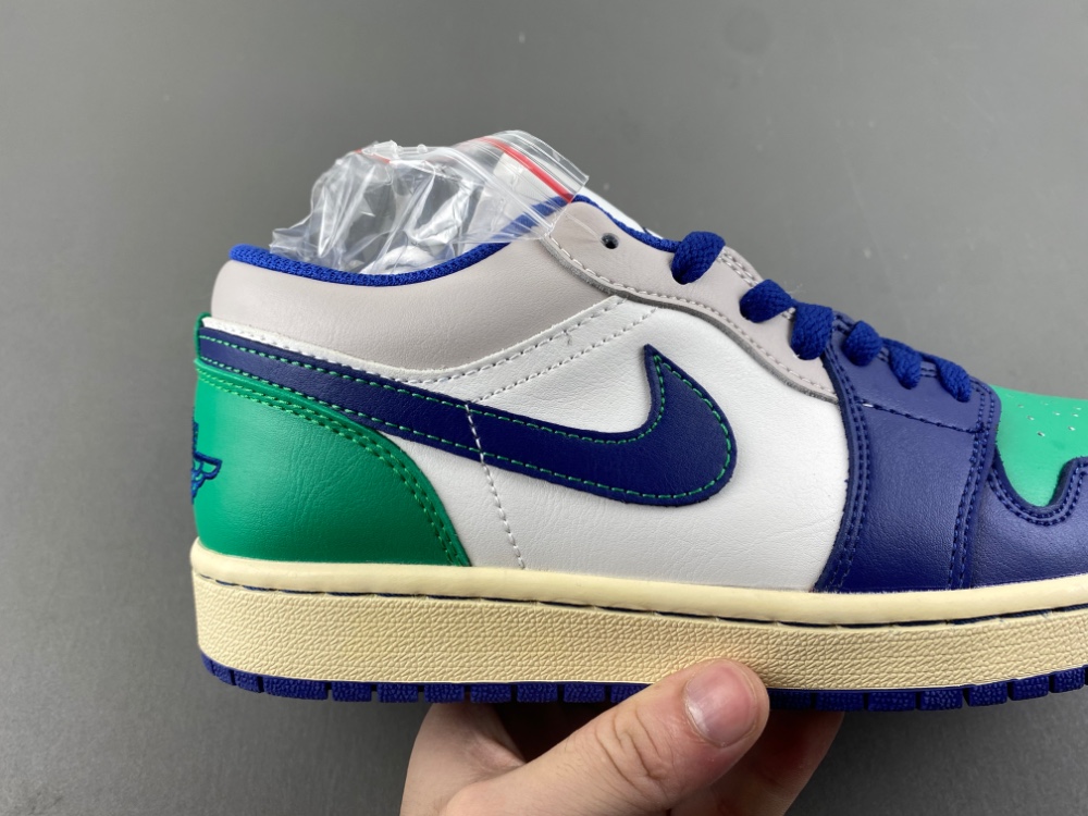 AIR JORDA 1 LOW 553558-147