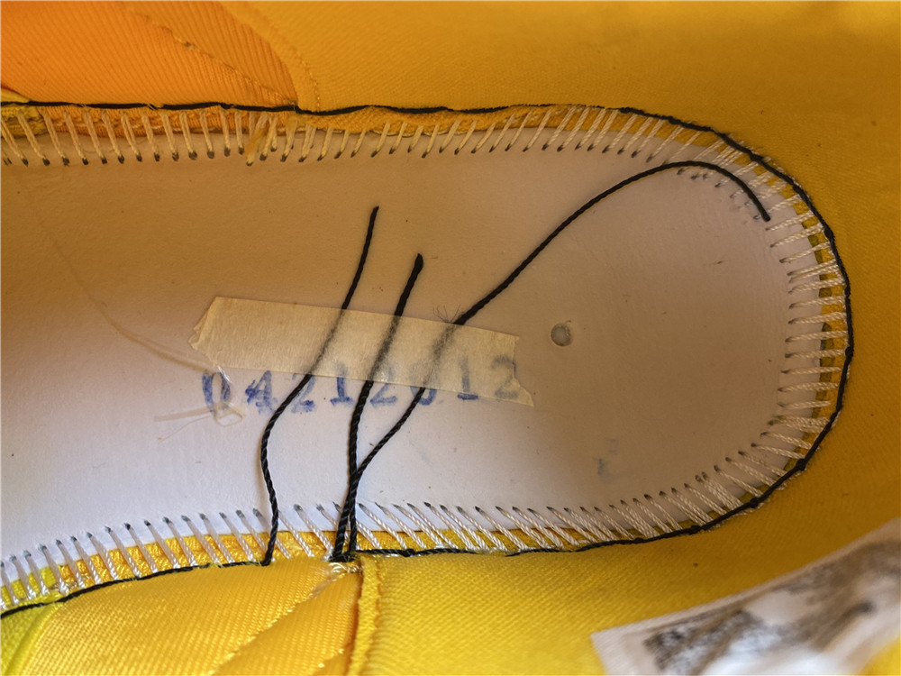 OFF-WHITE x Nike Air Rubber Dunk  University Gold CU6015-100