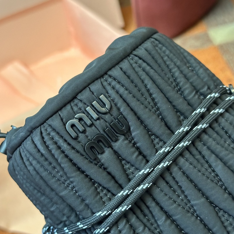 Miu Miu Logo matelassé snow boots