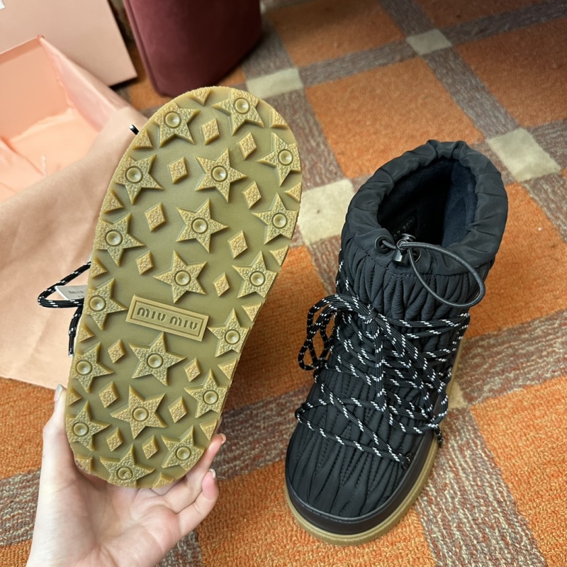 Miu Miu Logo matelassé snow boots