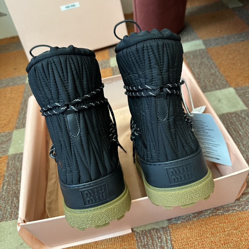 Miu Miu Logo matelassé snow boots