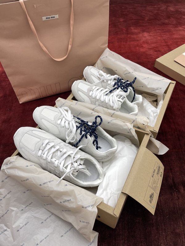 Miumiu x New Balance 530 Classic Sneaker