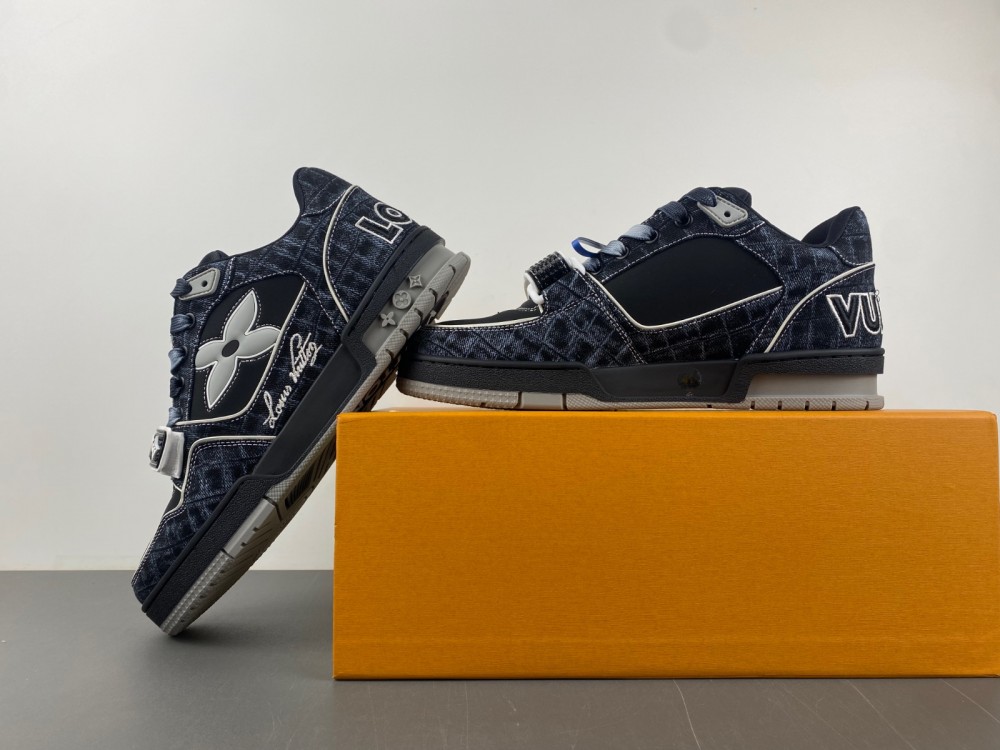 LV Trainer Sneaker