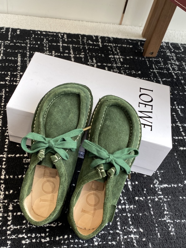 Faro lace-up in suede calfskin