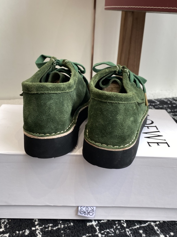 Faro lace-up in suede calfskin