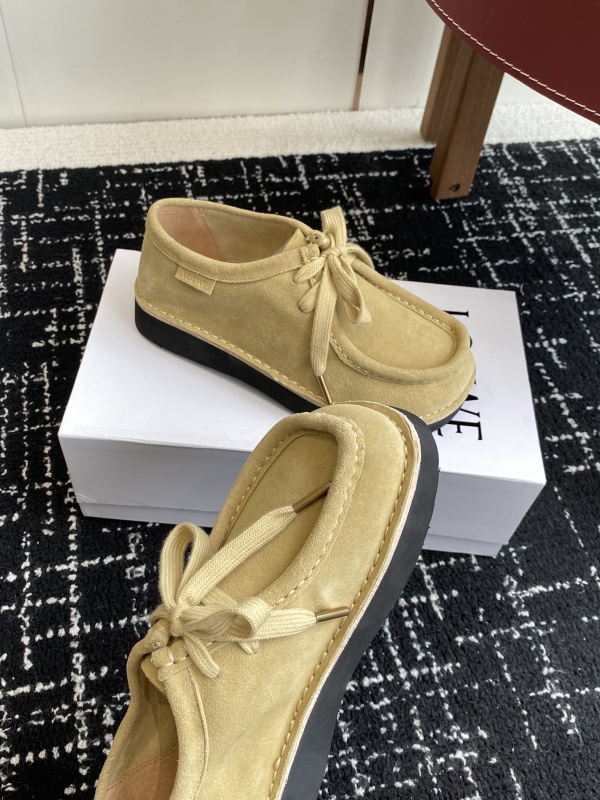 Faro lace-up in suede calfskin