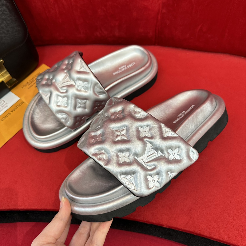 LV POOL PILLOW COMFORT MULE