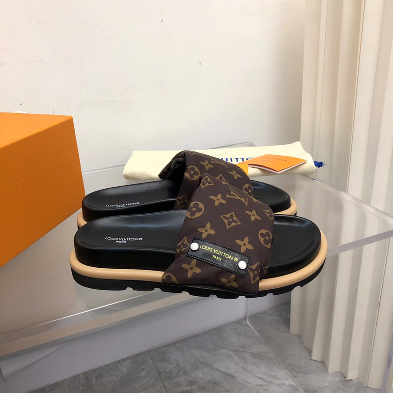 LV POOL PILLOW COMFORT MULE